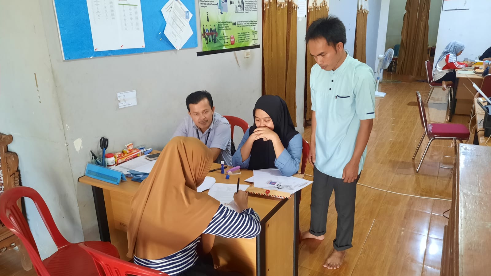 Monotoring Ketua Bawaslu Kab.Bangka Selatan Terhadap Pendaftaran Pengawas TPS di PANWASCAM Simpang Rimba