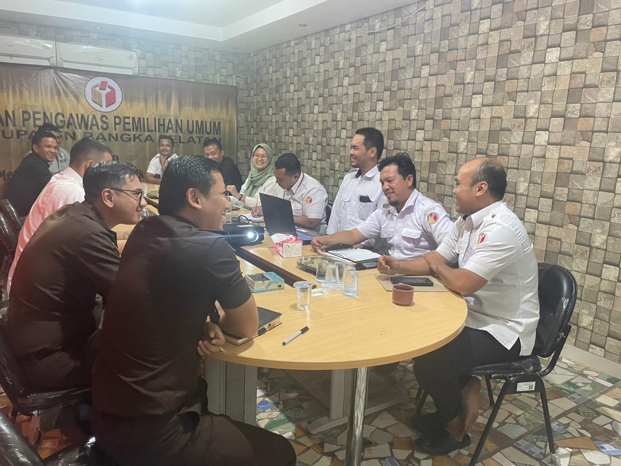 Bawaslu Bangka Selatan Adakan Rapat Persiapan Rencana Kerja Sentra Gakkumdu untuk Pemilihan Tahun 2024