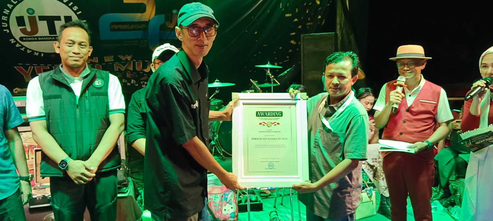 PPID Bawaslu Bangka Selatan Raih Penghargaan dari IJTI Korda Bangka Selatan Sebagai Mitra Strategis Jurnalis