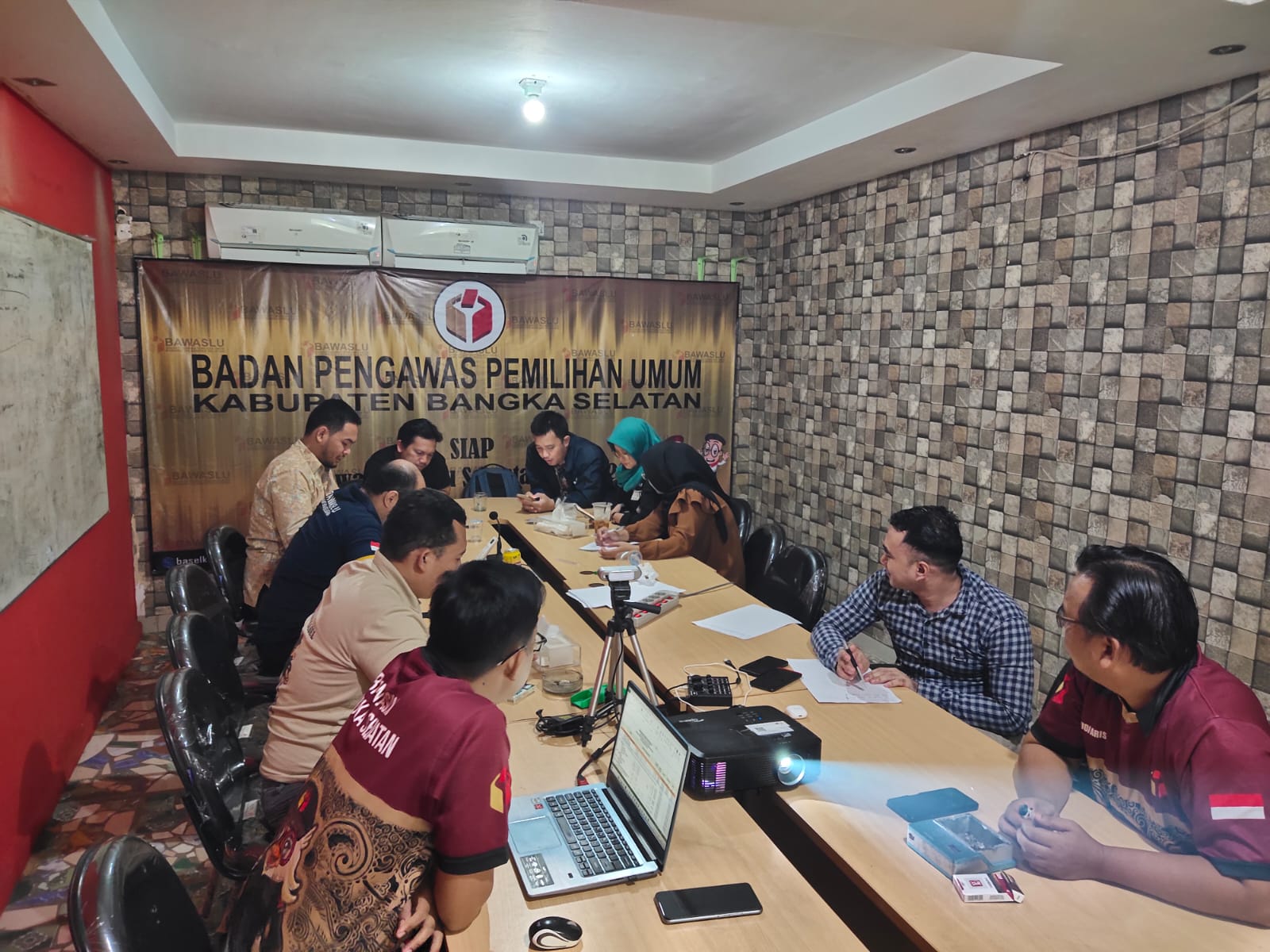 Bawaslu Bangka Selatan Gelar Rapat Internal Bahas Strategi Penyerapan Anggaran Hibah Pilkada 2024