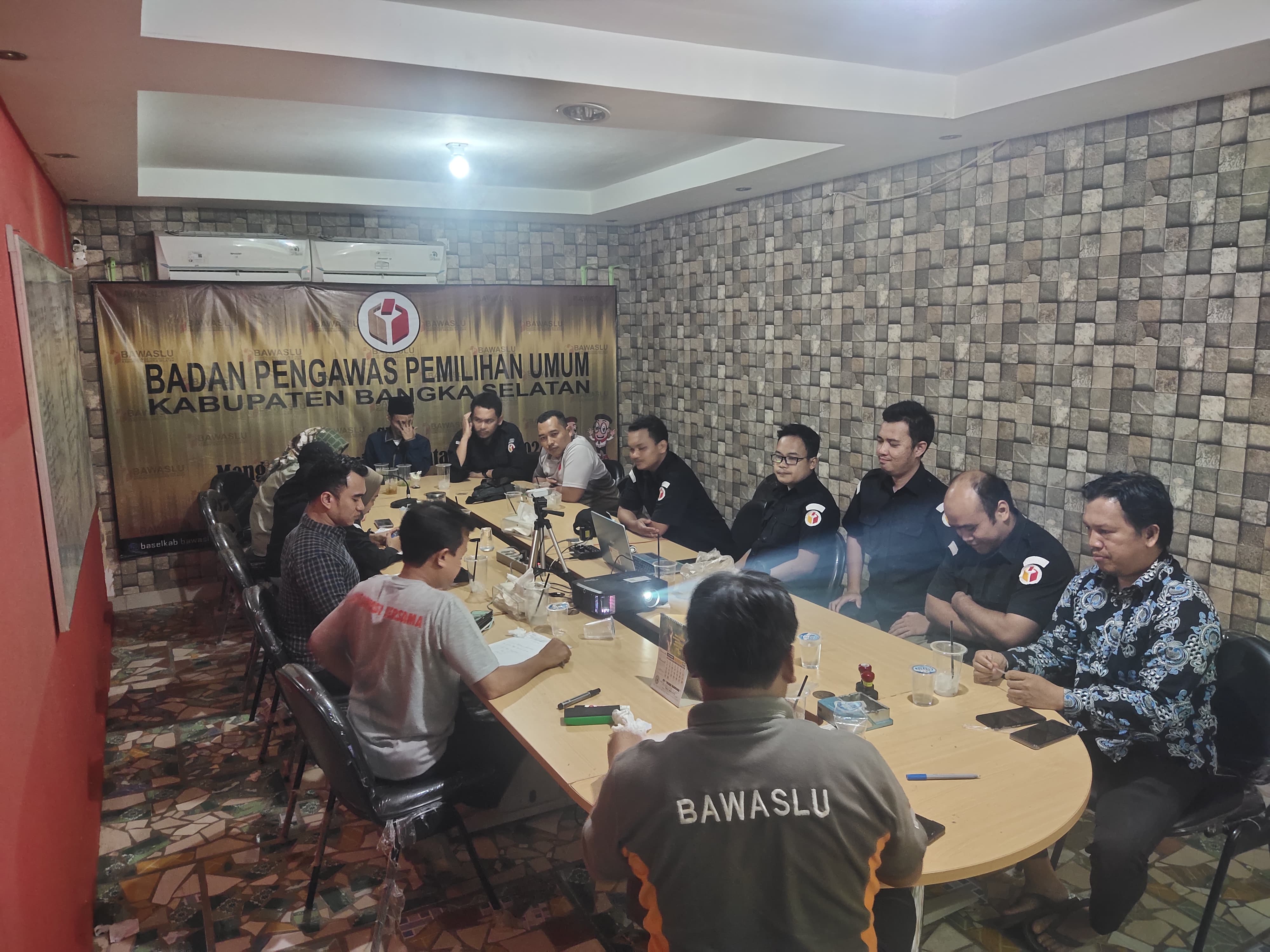 Bawaslu Bangka Selatan Gelar Rapat Percepatan Kegiatan untuk Pilkada 2024