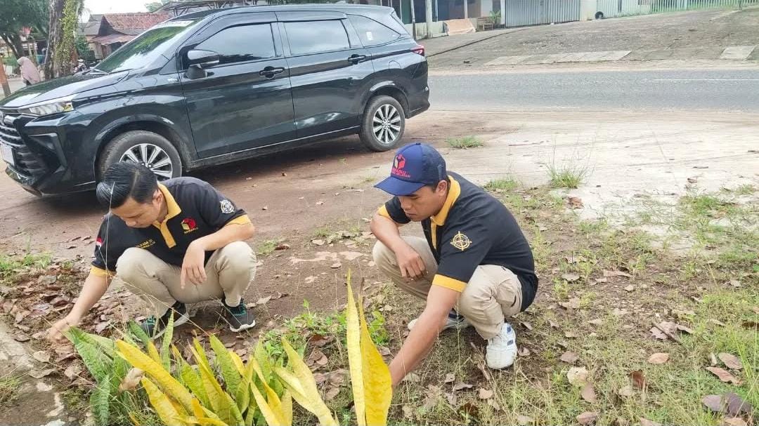 Ciptakan Lingkungan Bersih, Bawaslu Bangka Selatan Adakan Kegiatan Jumat Bersih